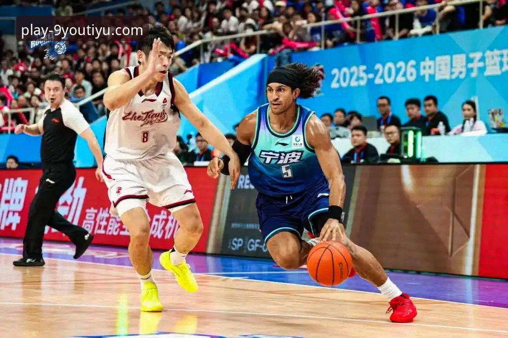 一场加时绝杀如何重塑CBA季后赛格局？浙江2-0横扫宁波背后的战术博弈与精神力量